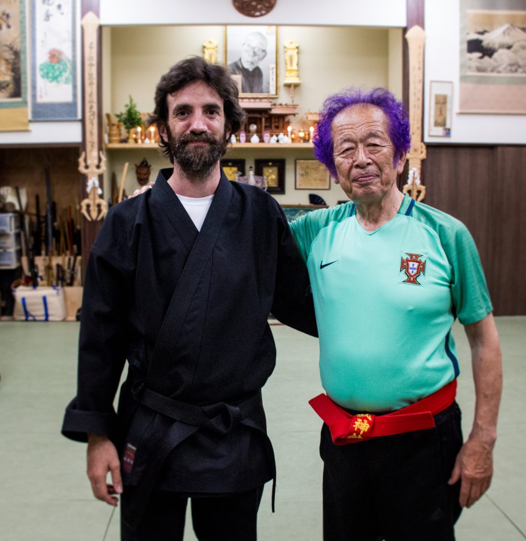 Lisandro Serra Delmar with Soke Masaaki Hatsumi, head of the Bujinkan, at the Honbu Dojo in Japan, 2017